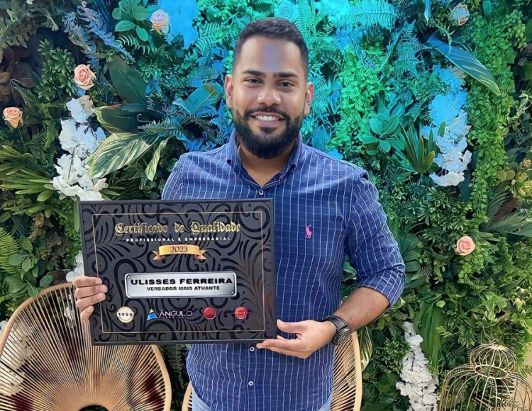 Ulisses recebe certificado de vereador mais atuante em Araputanga